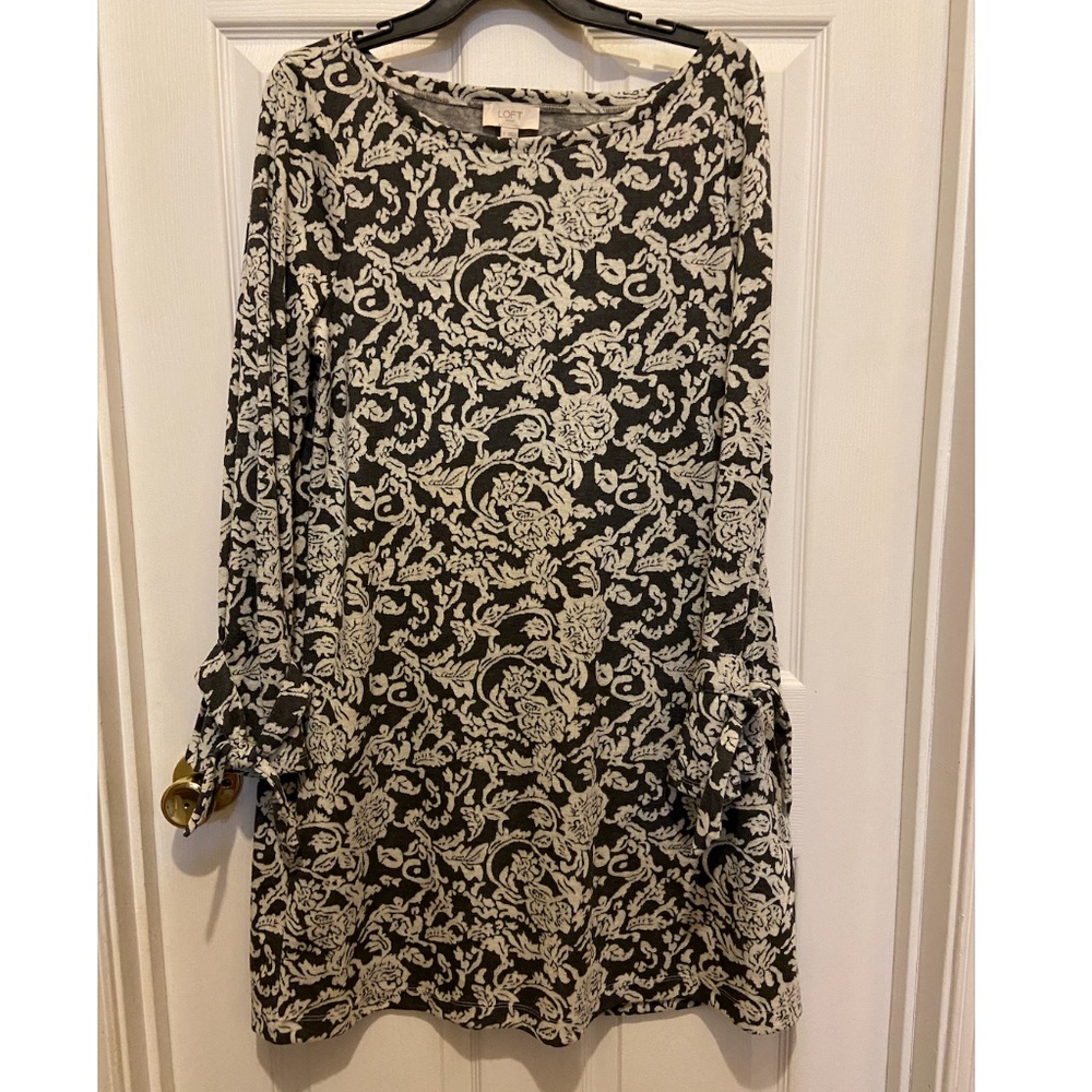Loft floral grey winter dress short